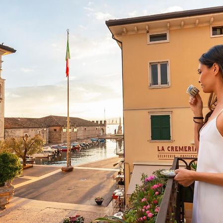 The Mansion Of Countess Rizzardi On Garda Lake Lazise Exterior foto