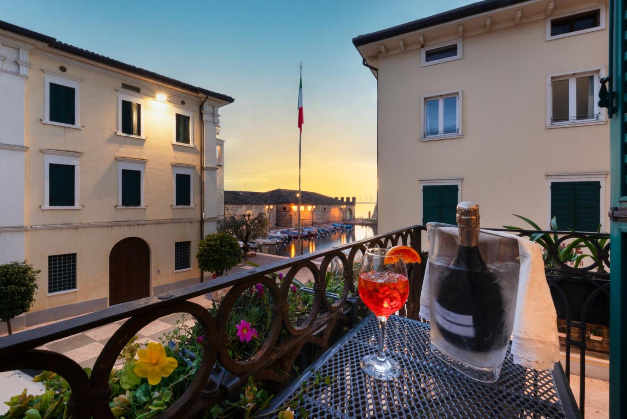 The Mansion Of Countess Rizzardi On Garda Lake Lazise Exterior foto